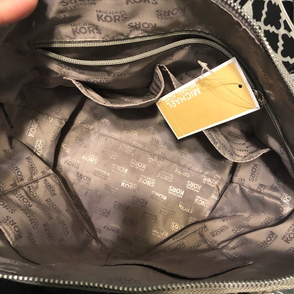 Michael Kors Purse SOLD - Picture 3 of 4